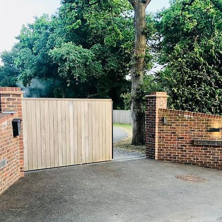 هيثفيلد Oakworth Lodge - New Self Contained Studio المظهر الخارجي الصورة