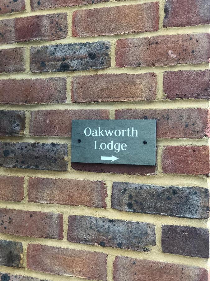 هيثفيلد Oakworth Lodge - New Self Contained Studio المظهر الخارجي الصورة